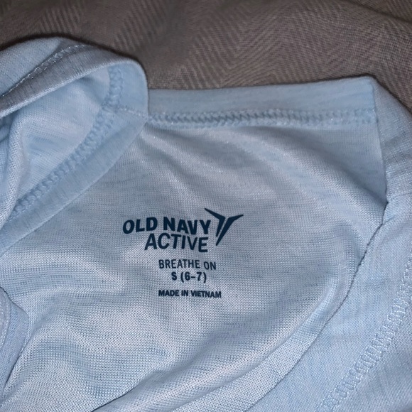 Bundle of 3 S/M athletic tops - Picture 7 of 12